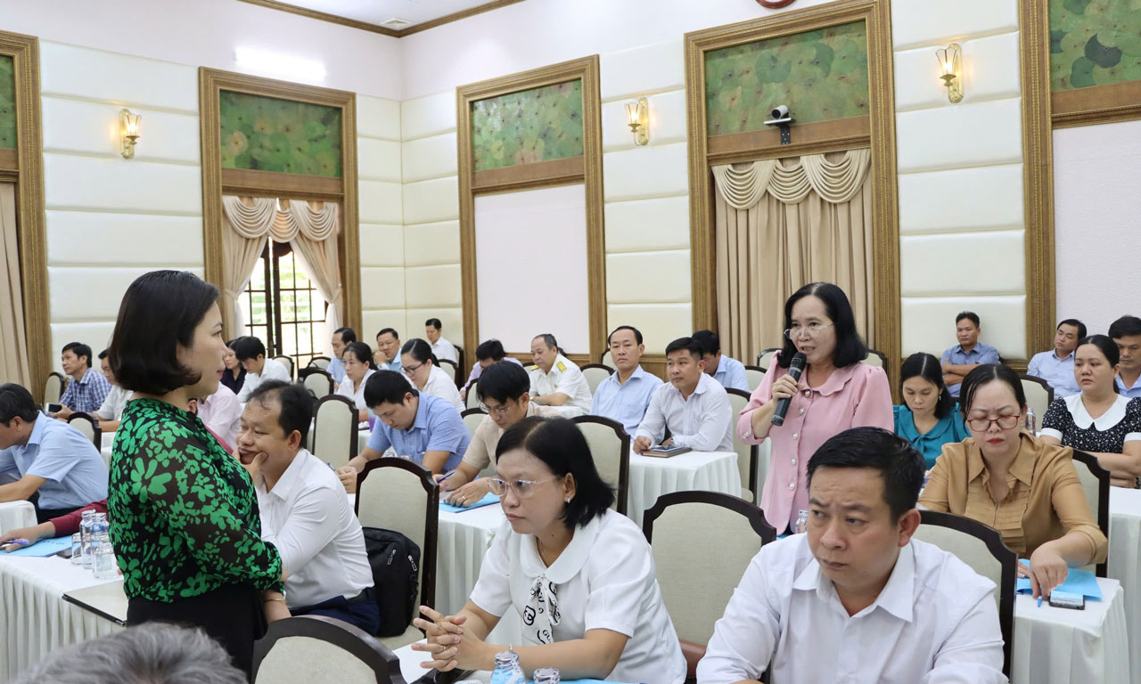 Đại biểu trao đổi, thảo luận trong buổi tập huấn