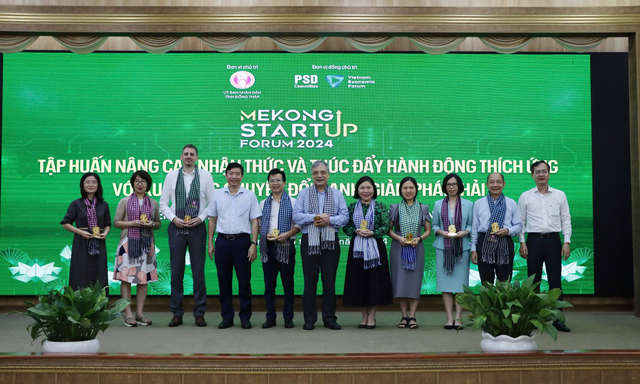 Tập huấn nâng cao nhận thức và thúc đẩy hành động thích ứng với xu hướng chuyển đổi xanh, giảm phát thải