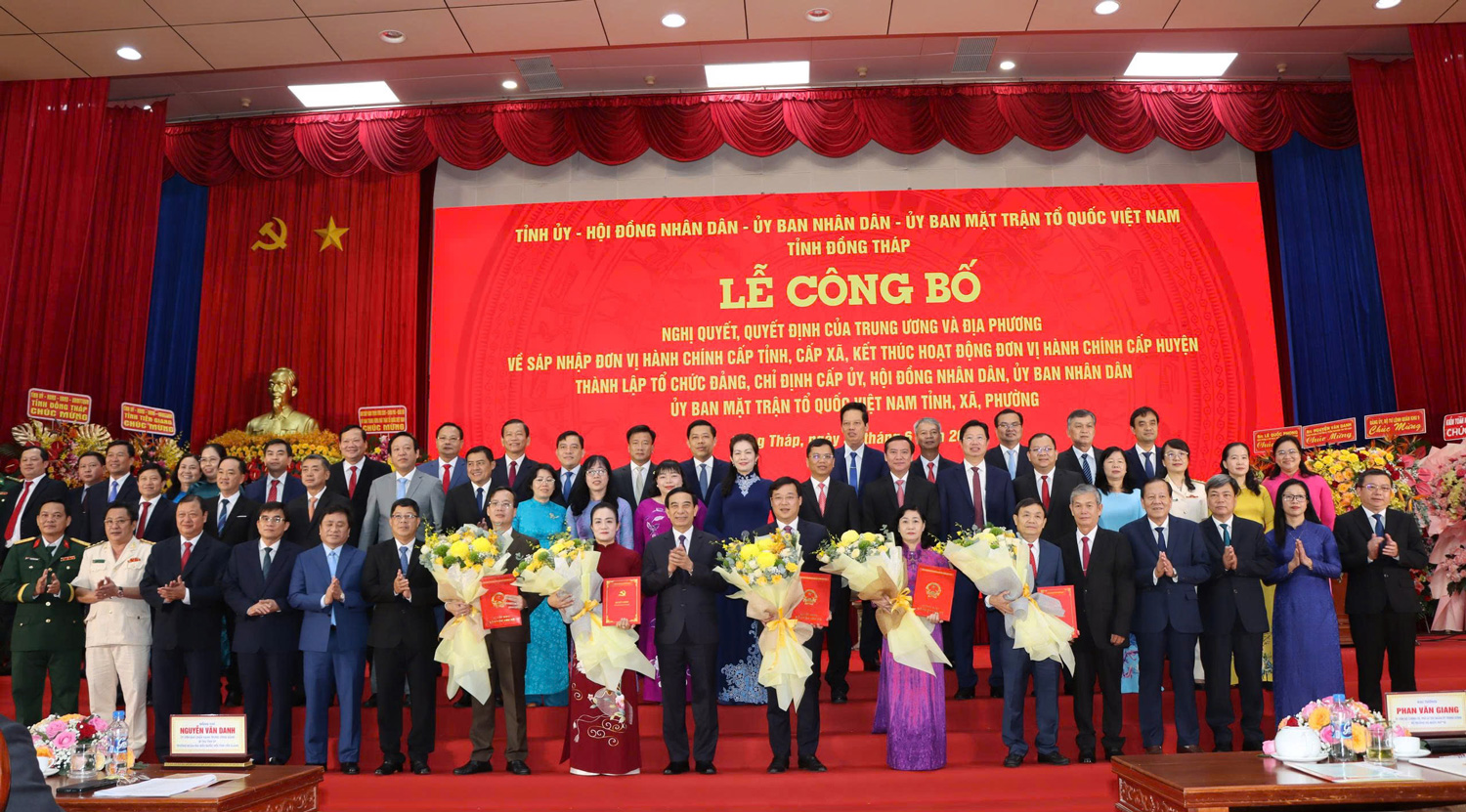 Ban Chấp hành Đảng bộ tỉnh Đồng Tháp ra mắt